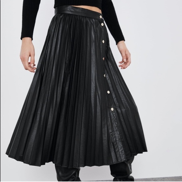 ZARA Faux Leather Pleated Mid Skirt - Picture 6 of 8